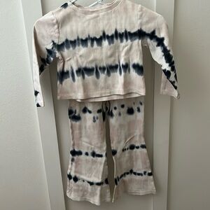 Super cutie neutral tie-dye little girls pj set!